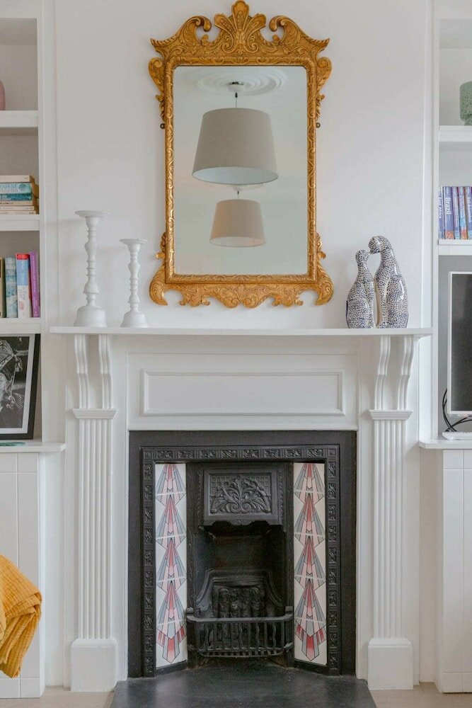 Фото Stunning 2 Bedroom Flat With a Garden in Barnes