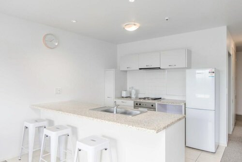 Гостиница Cozy & Contemporary Apartment в Окленде