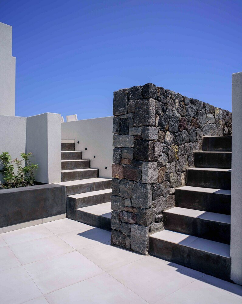 Фото RyoLithos Suites