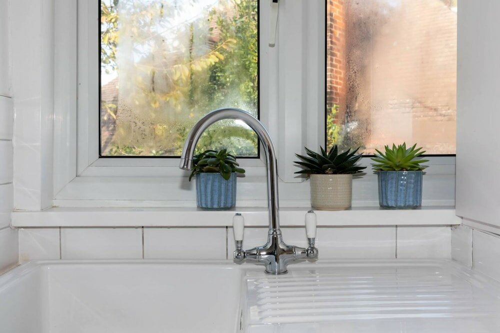 Фото Bright 1 Bedroom Flat Near the Tube