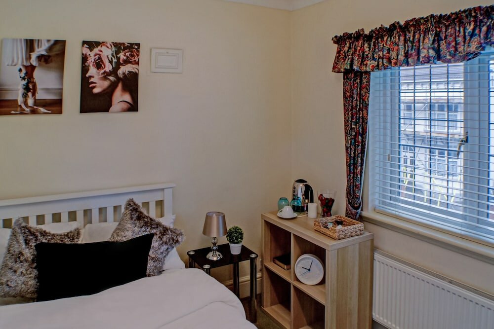 Фото Oyo Wayside Hotel