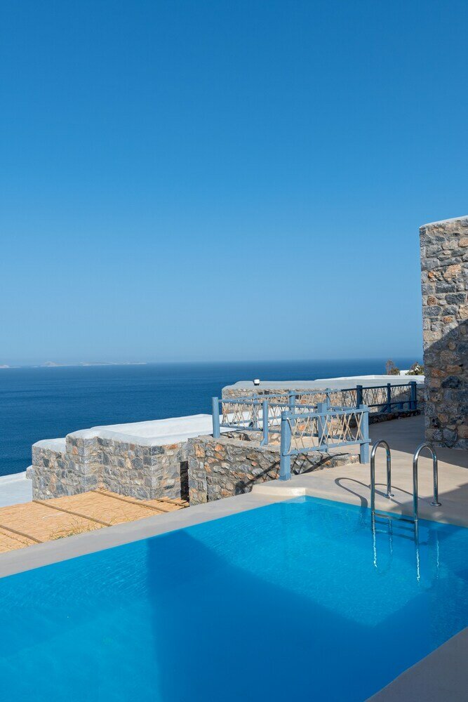 Фото Nisides Suites