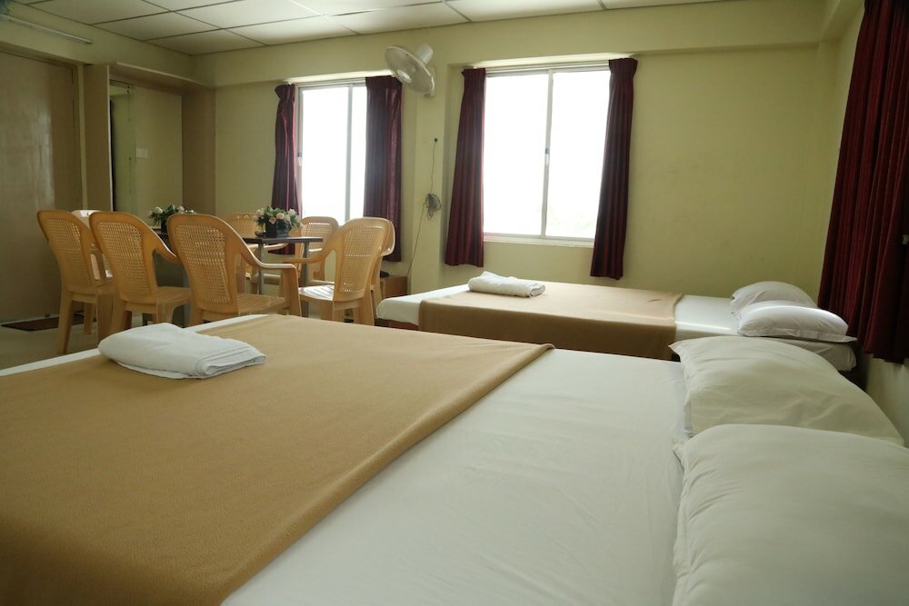 Фото Hotel Amutham Residency