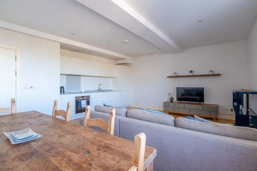 Фото Stylish 1 Bedroom Apartment in Affluent Fulham