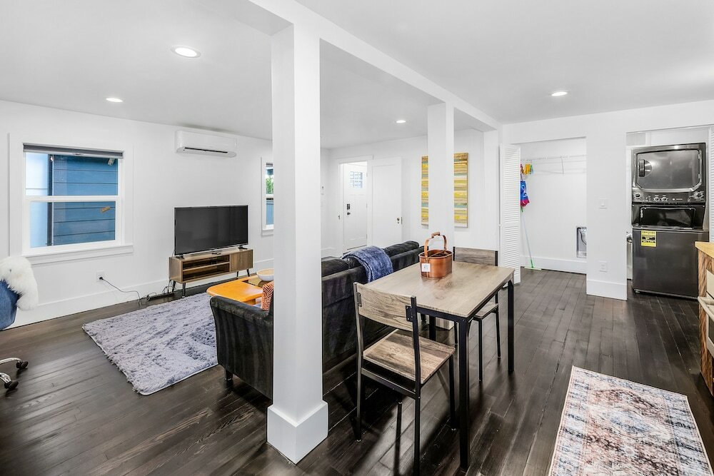 Фото 1br Tranquil Haven in Beacon Hill