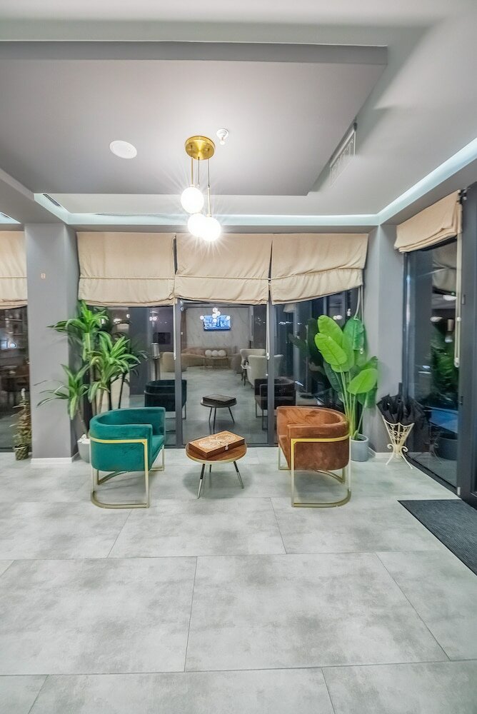 Фото Solo Grand Boshuri Hotel