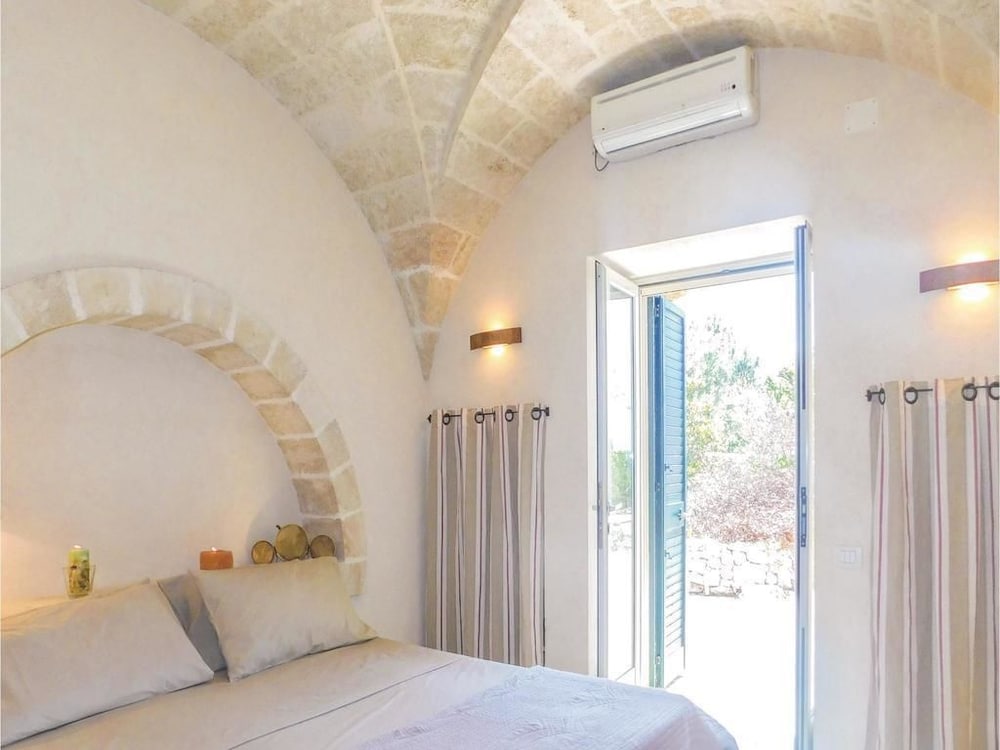 Фото Li Fani Luxe Pool Stone House