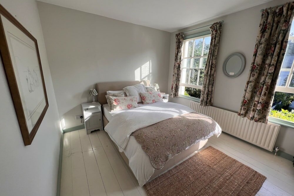 Фото Picturesque 2bd House - Heart of Stepney Green!