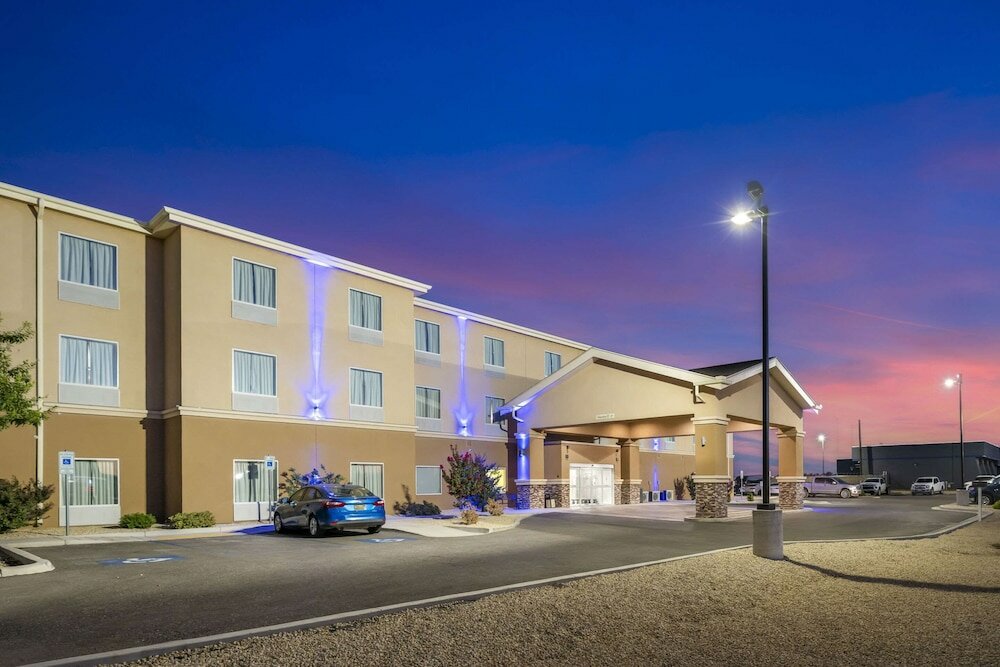 Фото Quality Inn & Suites Carlsbad Caverns Area