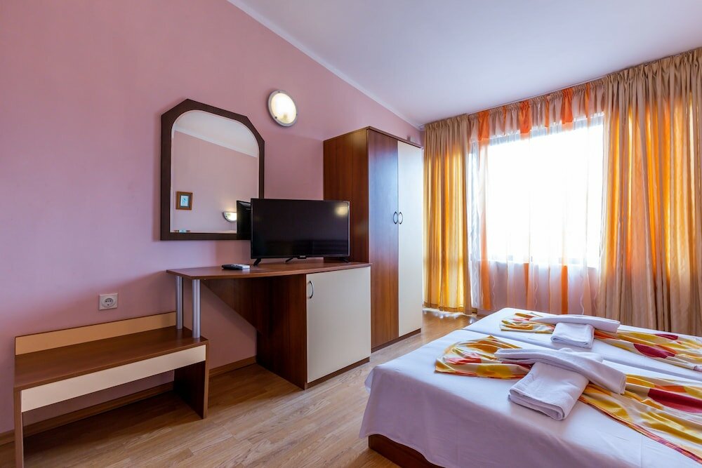 Фото Family Room in Dafinka Guest House