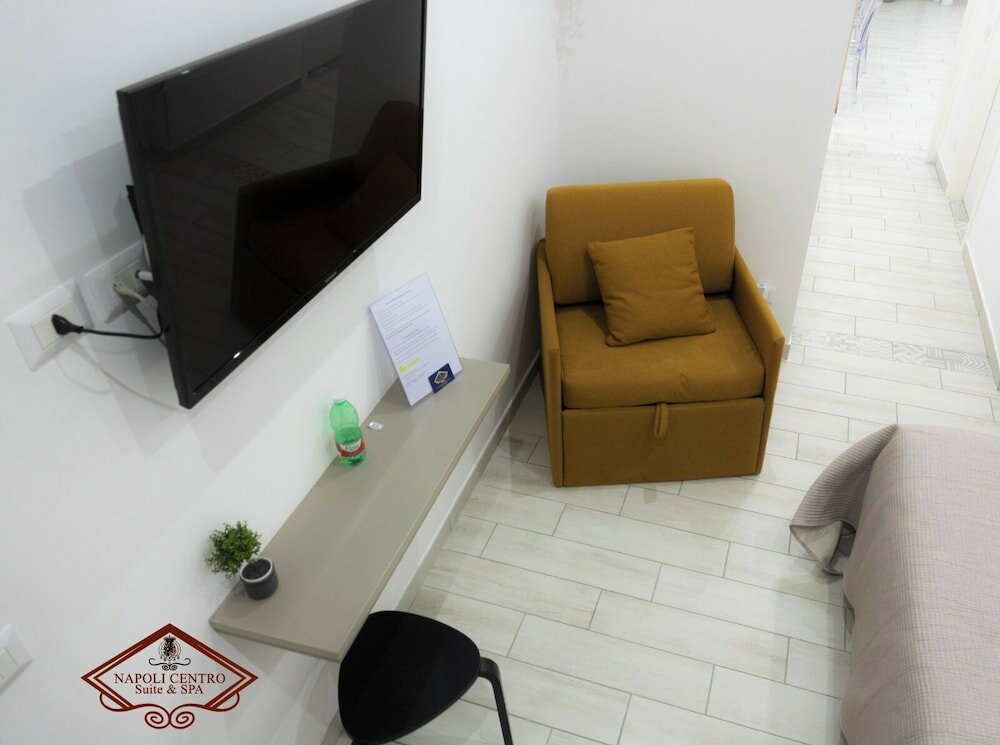 Фото Napoli Centro Suite & SPA