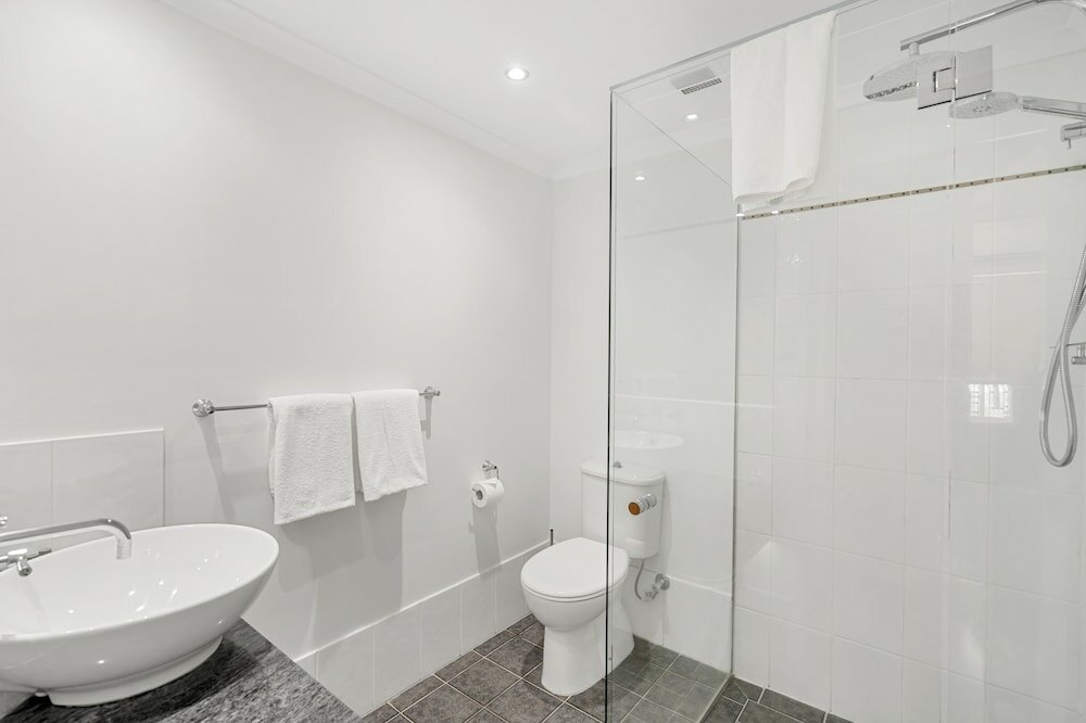 Фото Belle Escapes - Sapphire Suite Absolute Beachfront Alamanda Resort 17