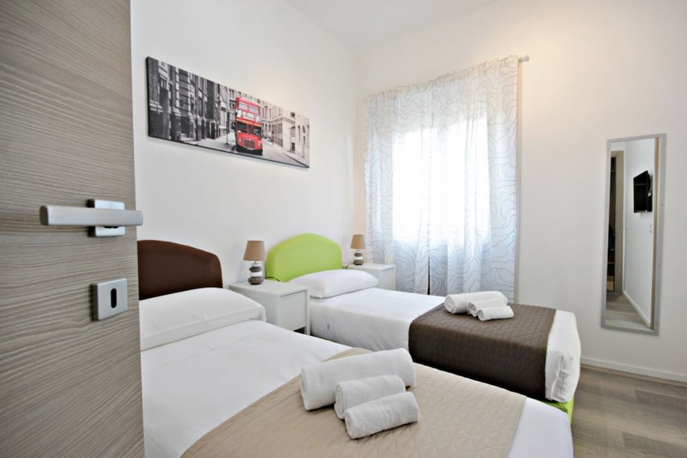 Фото Wonder Penthouse Attic