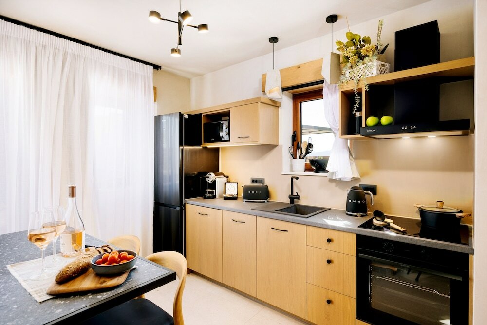 Фото Mirthea Suites