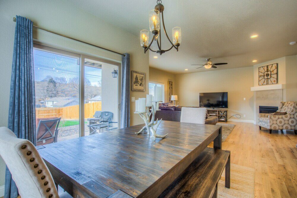 Фото 4bdpikes Peak Viewsminutes to Hiking & Dining!!