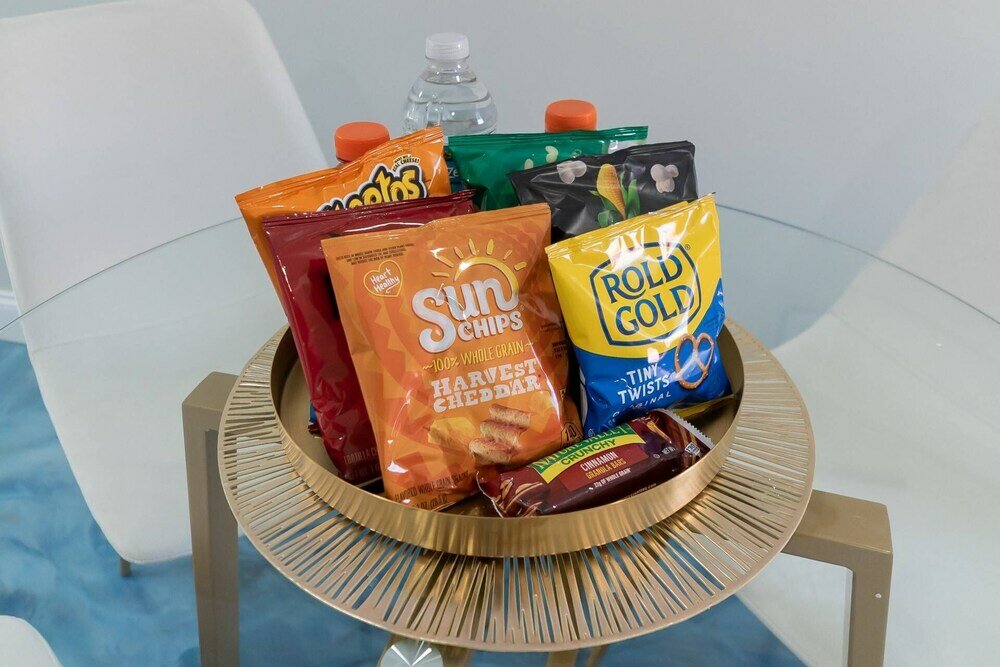 Фото Beachy Blues Apt A, Downtown, Shops, Cafes & Beach, Dog Friendly