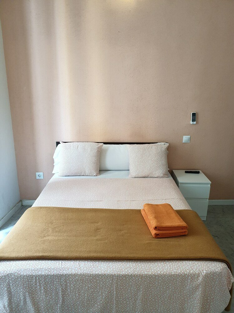 Фото Hostal Plaza Luna