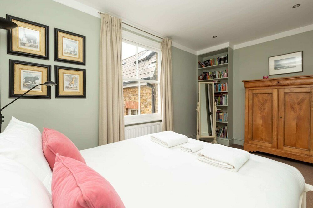 Фото Incredible 5 Bedroom House W/private Garden -wandsworth!