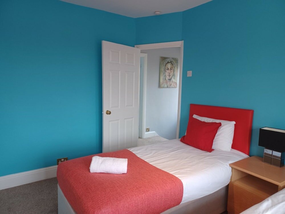 Фото Crawley Green House - Huku Kwetu