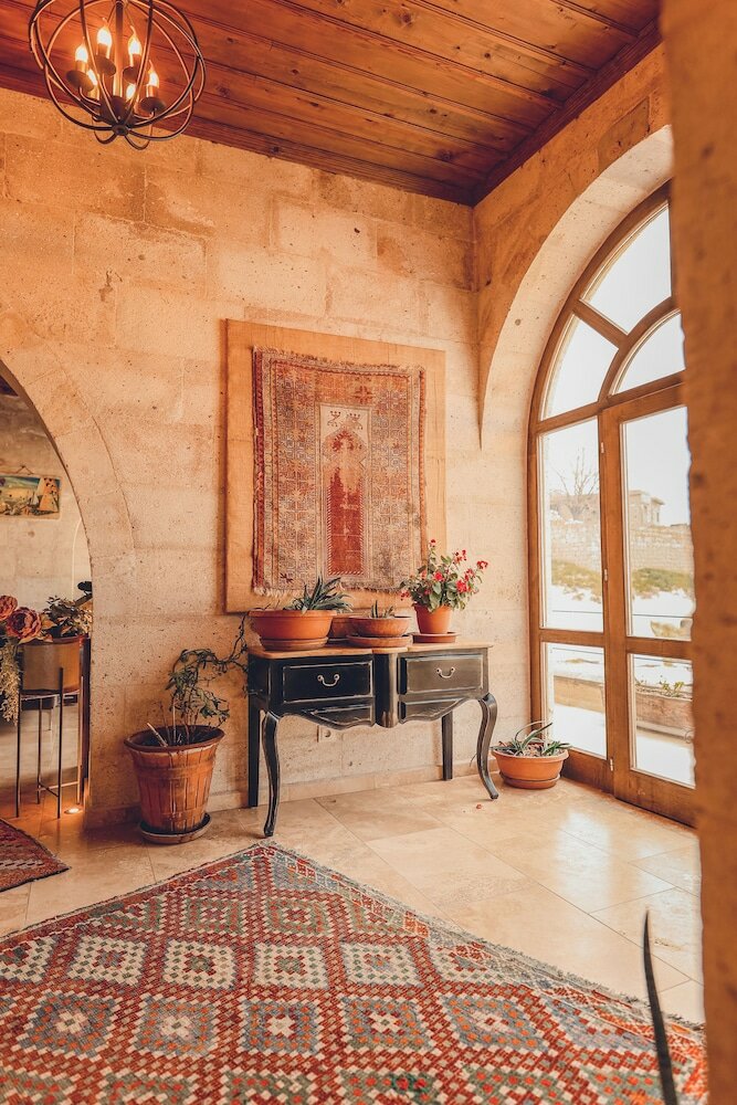 Фото Nino Cave Suites