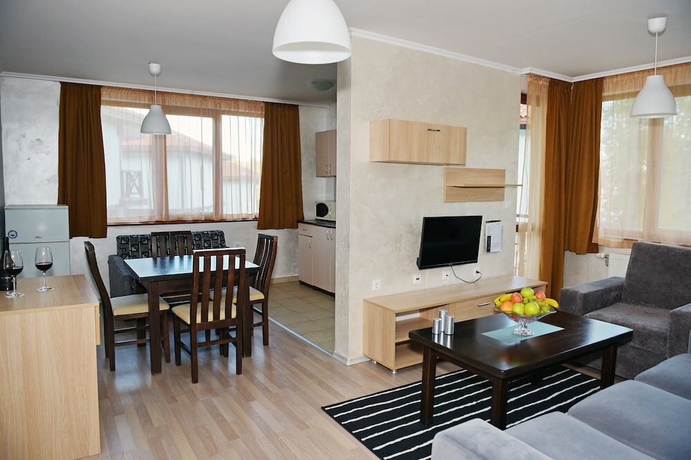 Фото Forest Nook Aparthotel