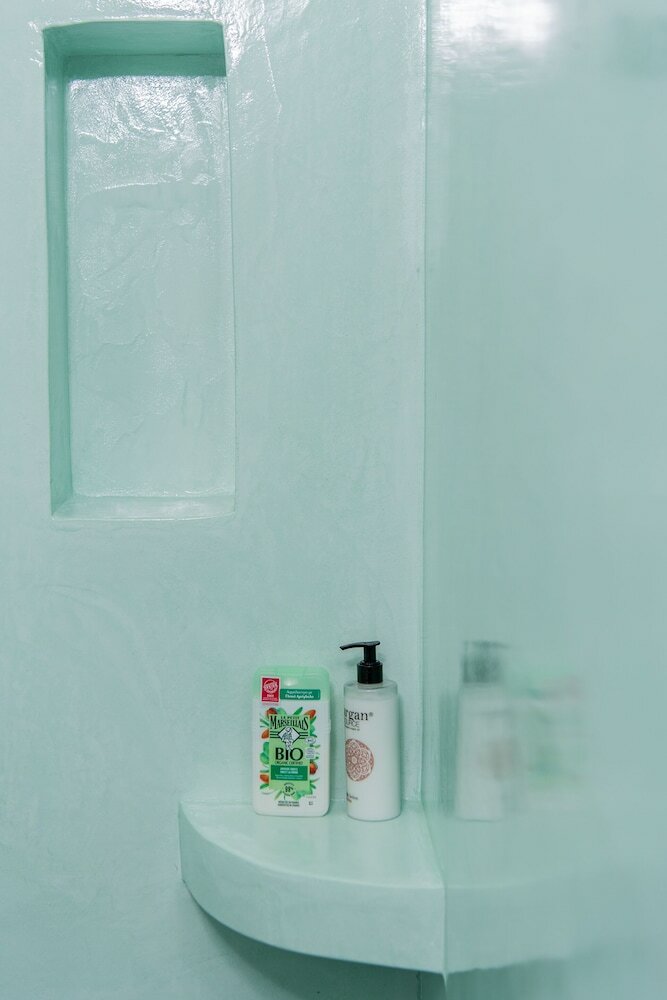 Фото Golden View Jacuzzi Suites