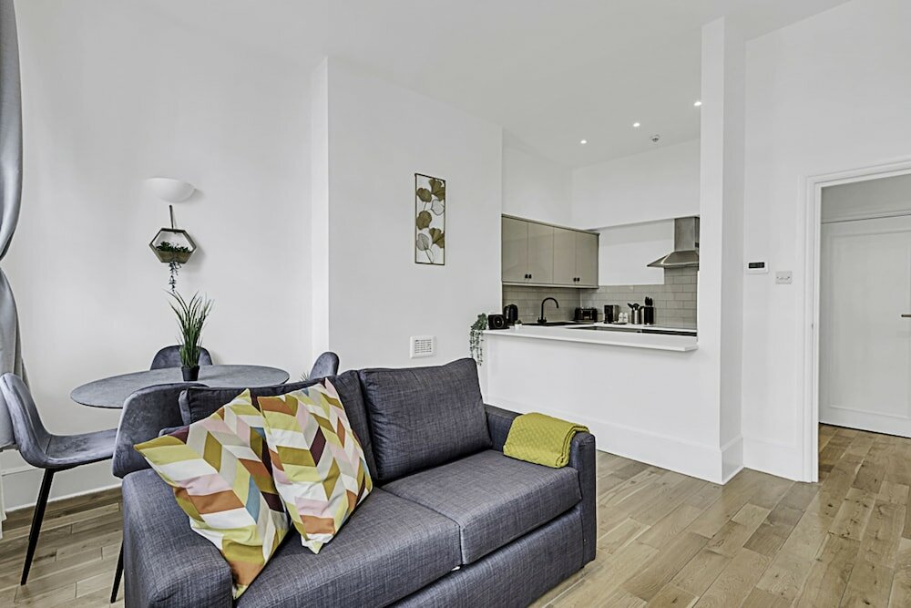Фото Contemporary Oasis in Paddington II