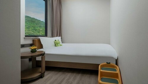 Гостиница Holiday Inn Hotel and Suites Sanya Yalong Bay в Санье