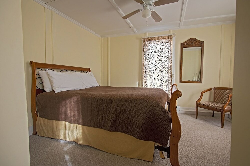 Фото The Woodbine Inn