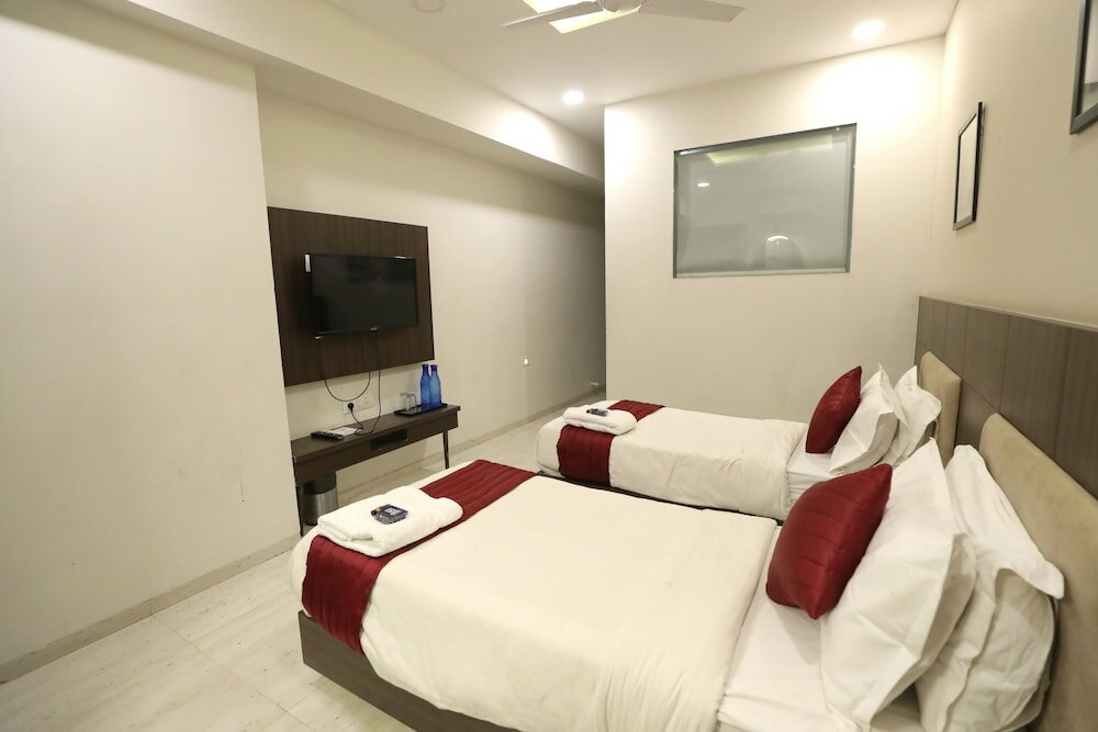 Фото Hotel Privya Rooms and banquet Surat