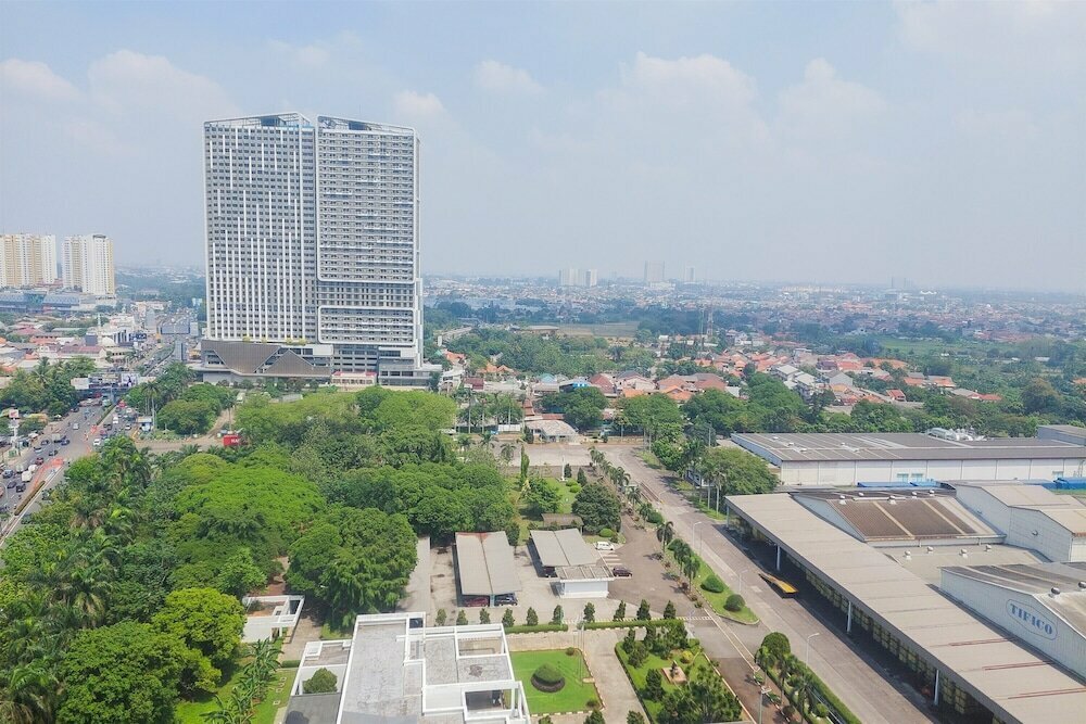 Short-term housing rental Good And Homey Studio At Collins Boulevard Apartment, Tangerang, photo