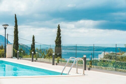 Гостиница Brand new Luxury Villa With Private Heated Pool