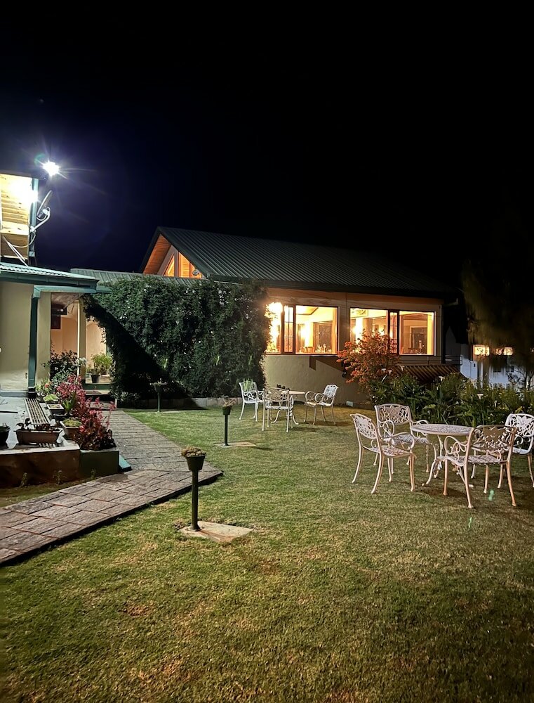 Фото Tea Bush Hotel - Nuwara Eliya