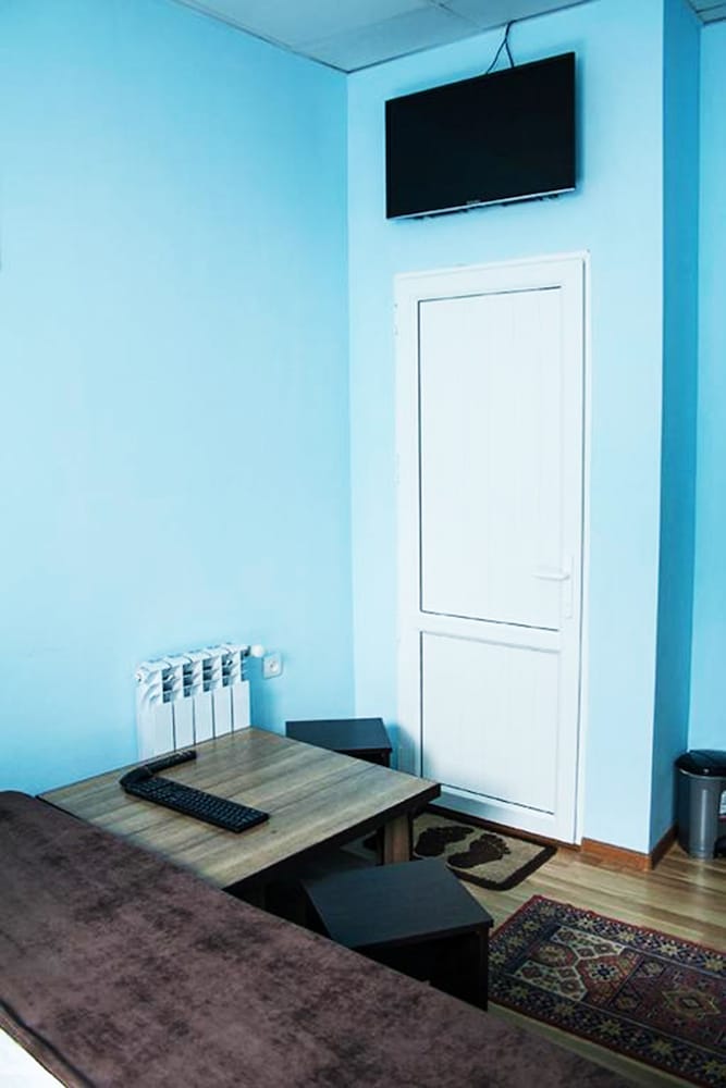 Фото Domino Yerevan Hostel and Tours