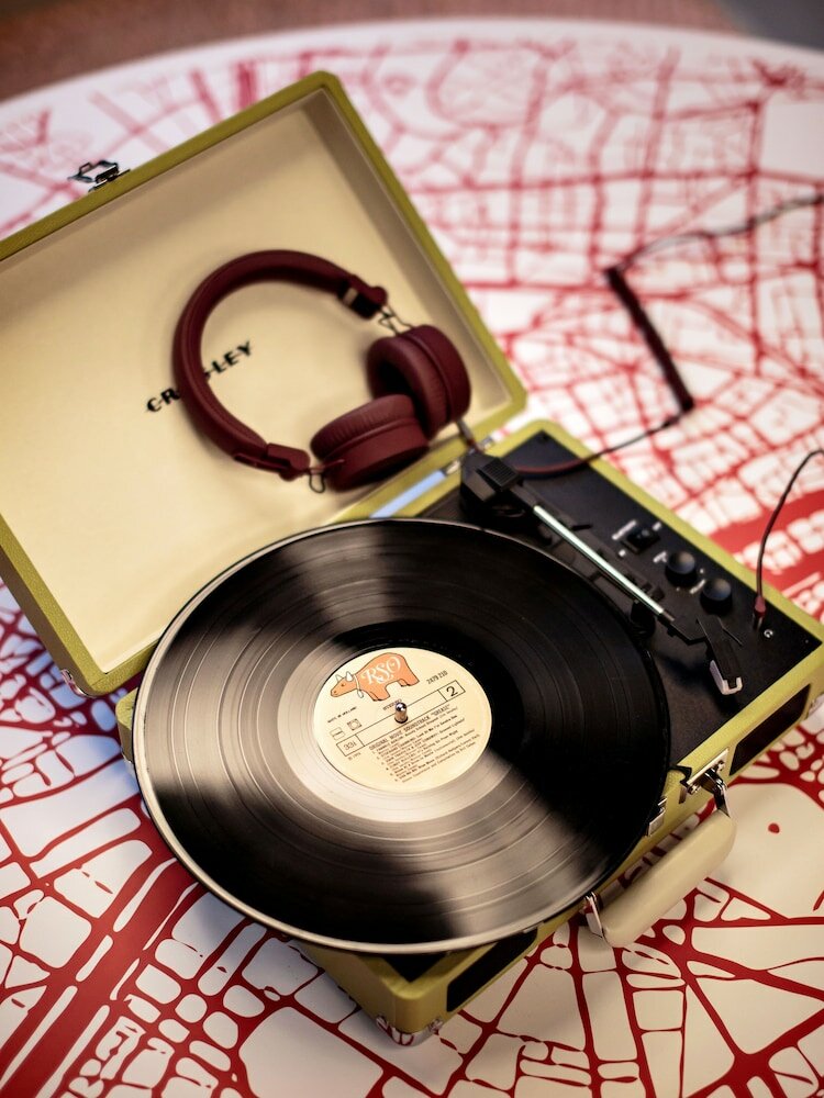 Фото Moxy Paris Bastille France