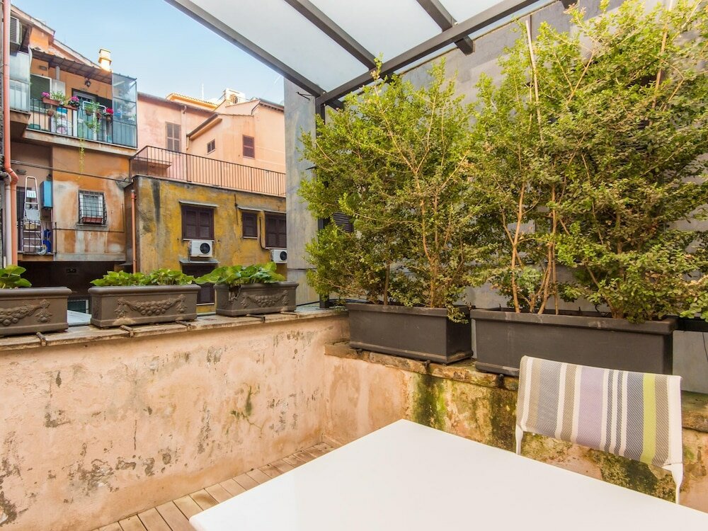 Фото Rsh Trevi Fountain Luxury Apartment