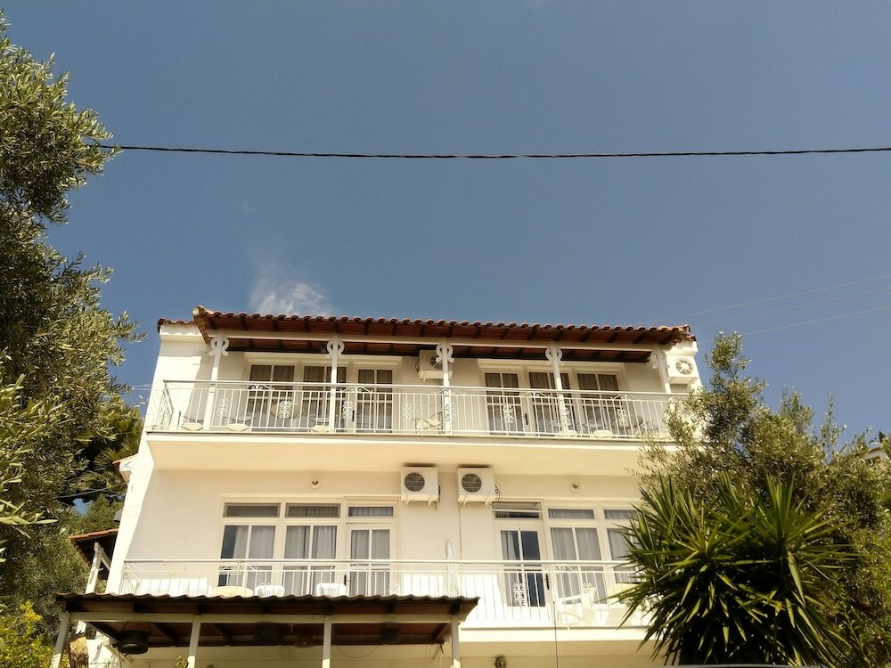 Фото Azalea Studios