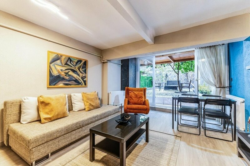 Апартаменты Stylish Fully Furnished Modern Flat in Kad k y в Кадыкёй