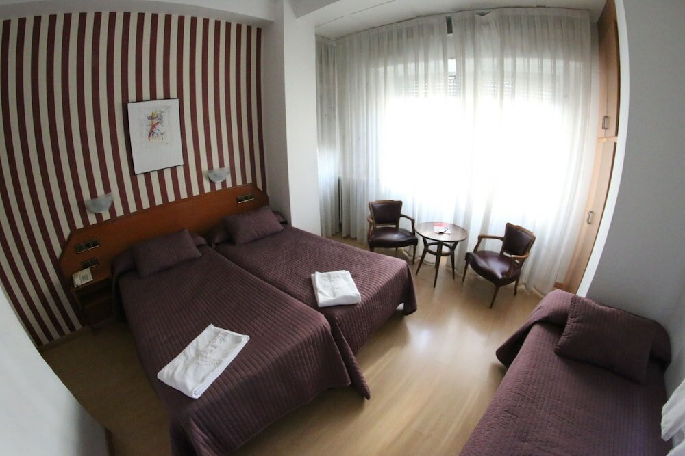 Фото Hostal Cataluña