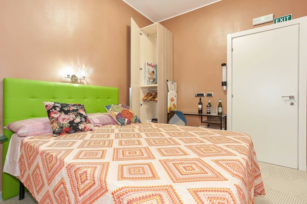 Фото S. P. T. Bed & Breakfast