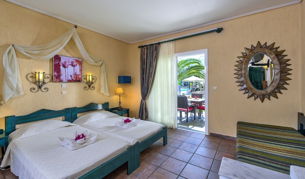 Фото Hotel Castle Suites