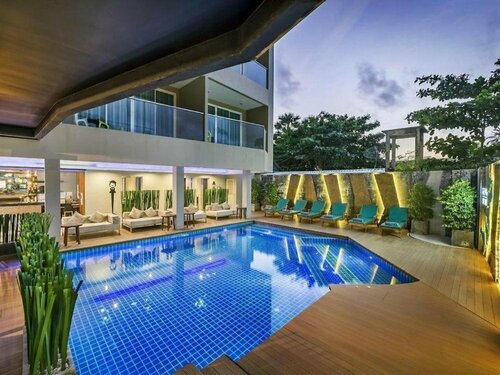 Гостиница Mad Monkey Phuket