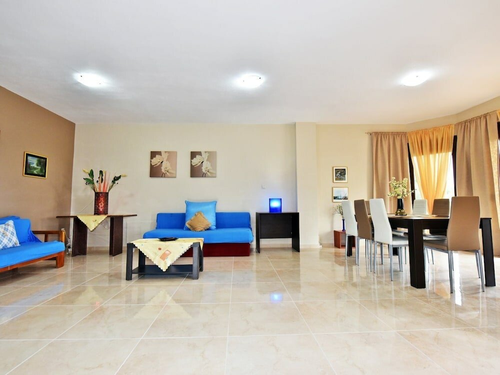 Фото Villa George