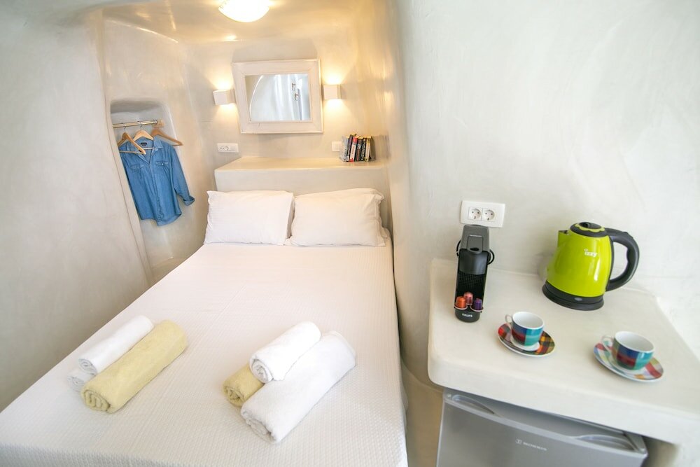 Фото White Cave House