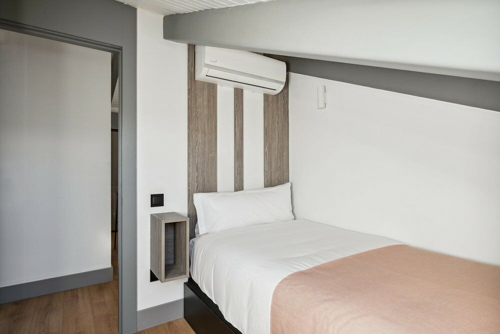 Фото Limehome Madrid Calle de Santa Ana