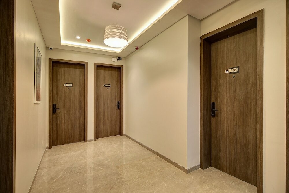 Фото StayBird - Fortune House Business Hotel