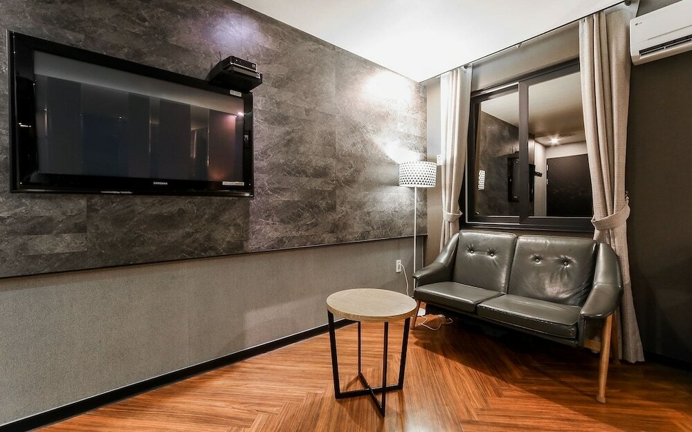 Фото Busan Deokcheon 2heaven