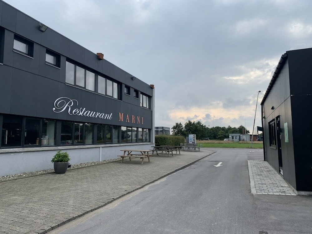 Фото отеля 2