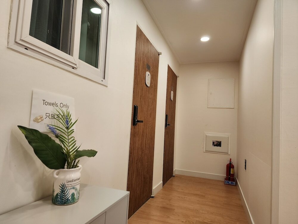 Фото Oyo Myeongdong 5 Lodge