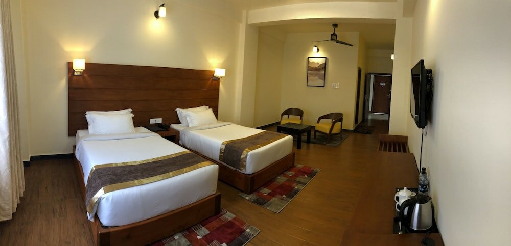 Фото Legphel Hotel